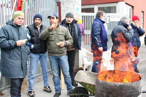 L'attrezzatura dell'officina abusiva donata agli aspiranti meccanici del  Patronato - BergamoNews