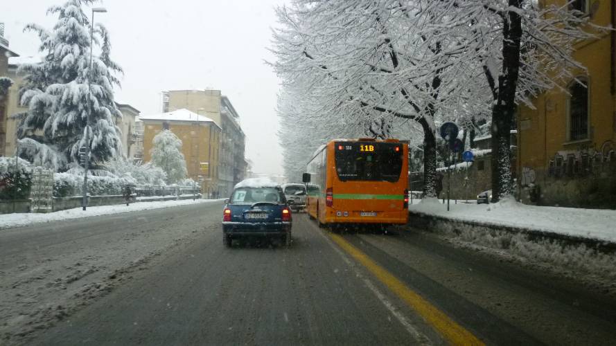 Neve a Bergamo, i disagi in città e provincia