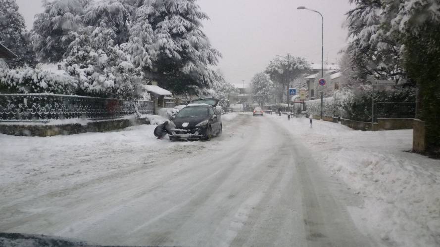 Neve a Bergamo, i disagi in città e provincia