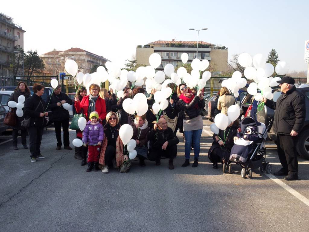 Palloncini bianchi per la XI Giornata Mondiale contro il cancro