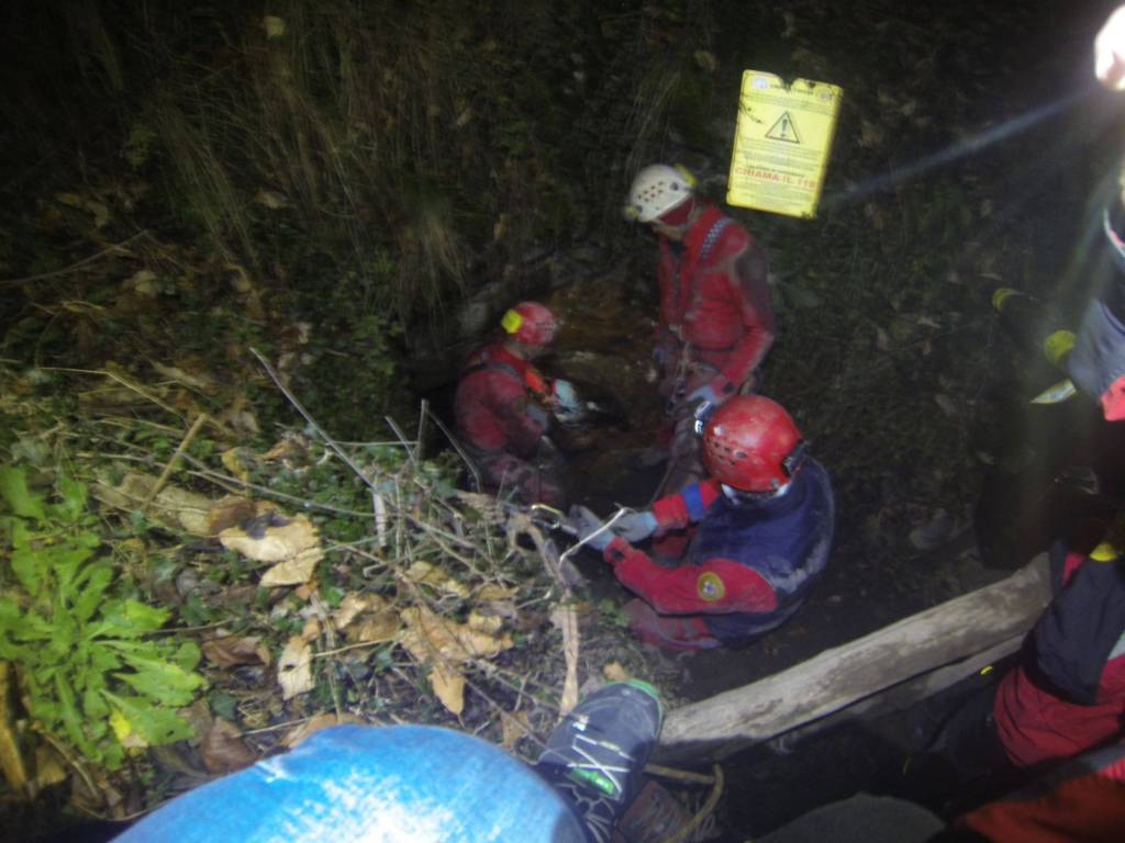 Recuperato il cadavere dello speleologo a Como