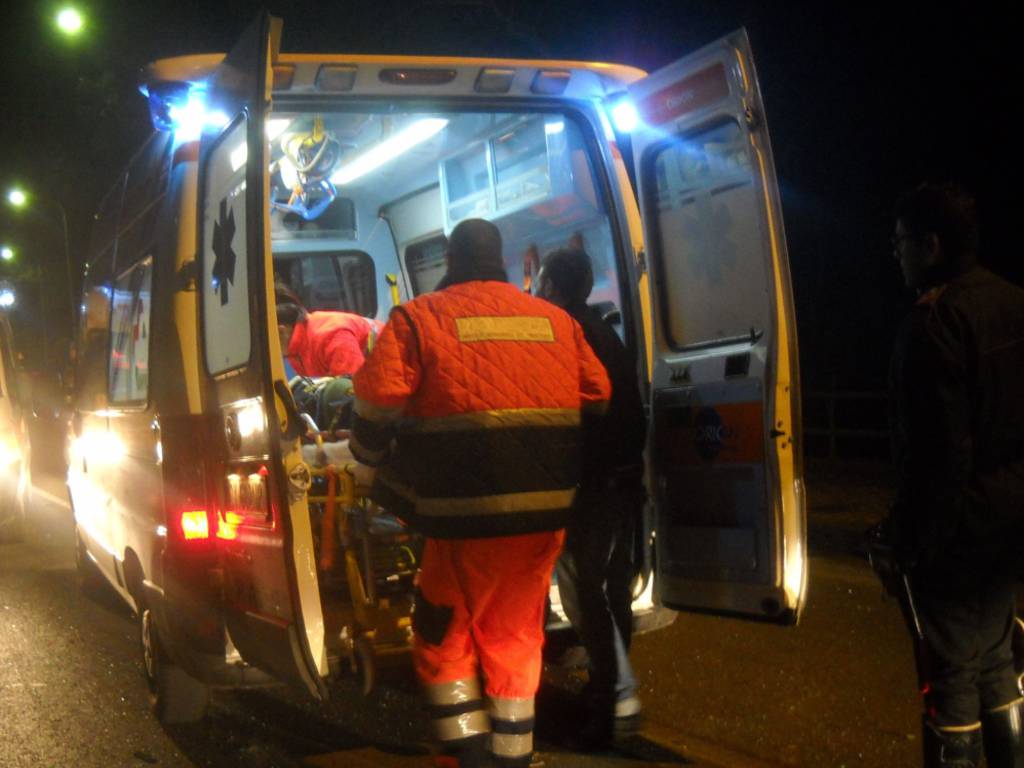 Lanterne volanti dai piani dell'Avaro per ricordare Cristian e Gabriele -  Cronaca