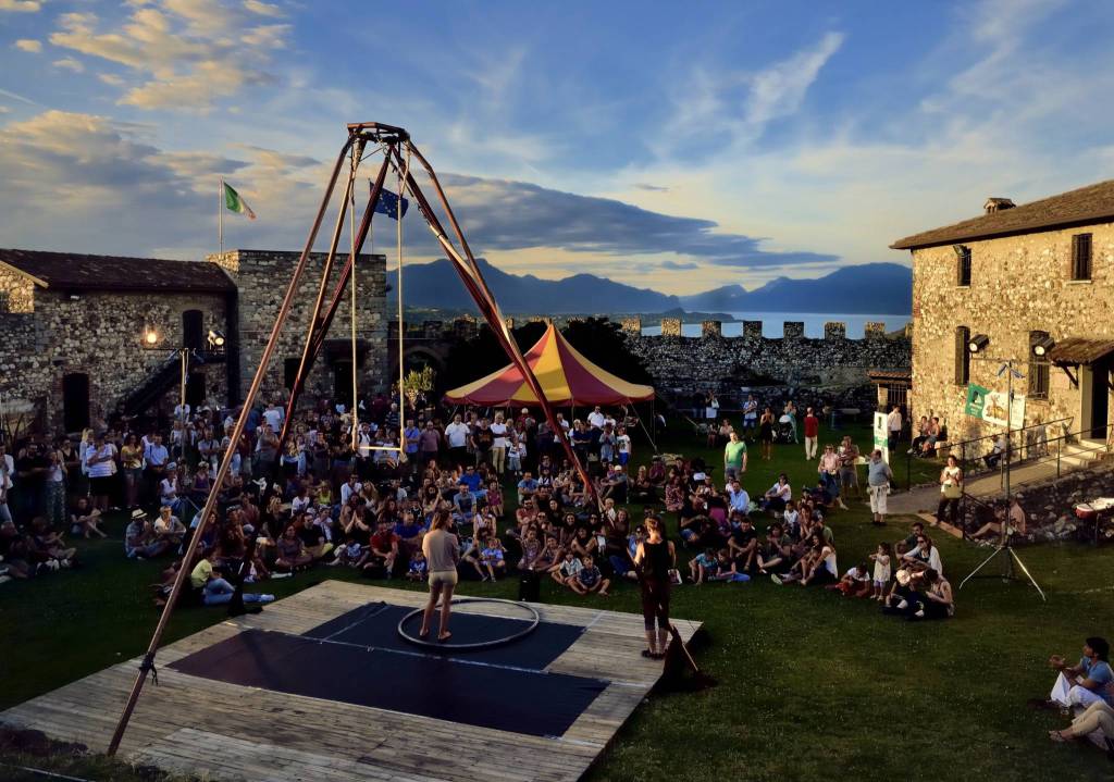 "Lonato in festival", spettacoli e artisti di strada dal mondo