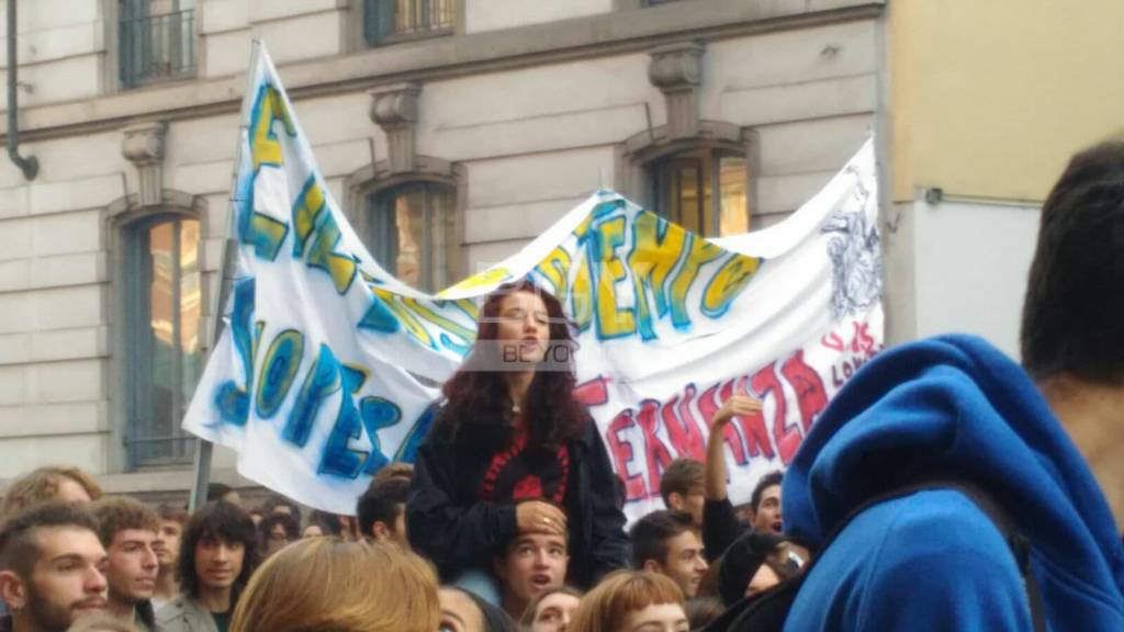 Gli studenti scioperano contro l’alternanza: anche Bergamo scende in piazza