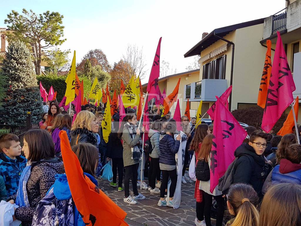 "No alle mafie, sì alla legalità": la marcia di centinaia studenti contro la malavita