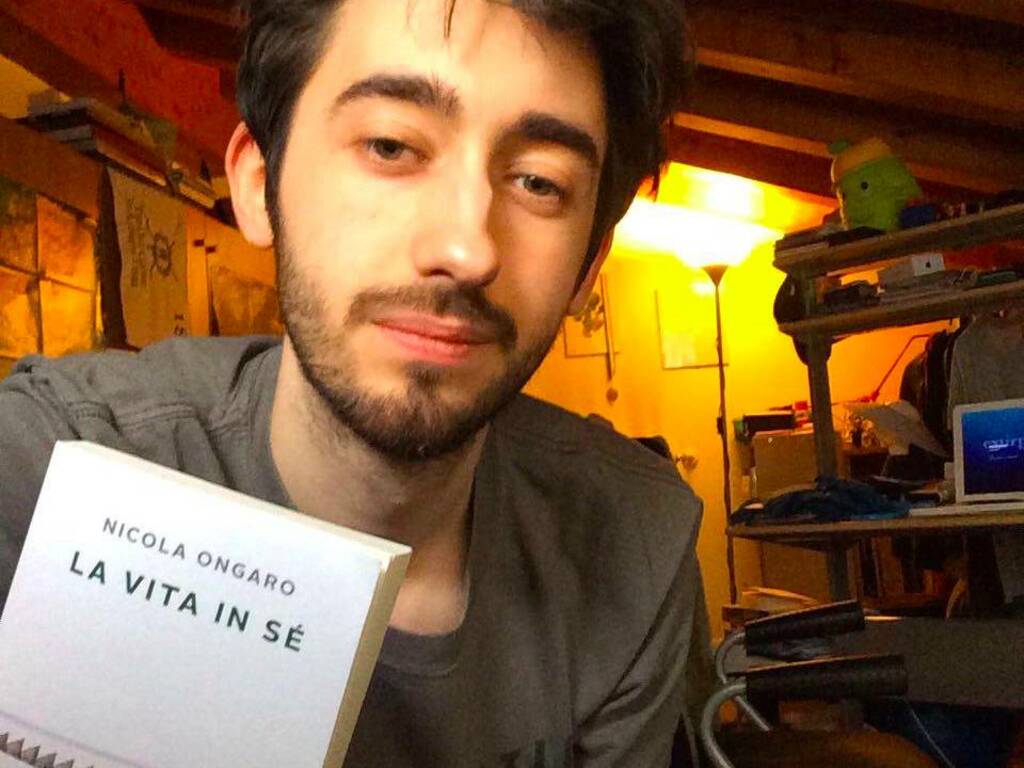 Nicola Ongaro, studente Unibg e scrittore senza genere in difesa di una  letteratura più vera - BergamoNews