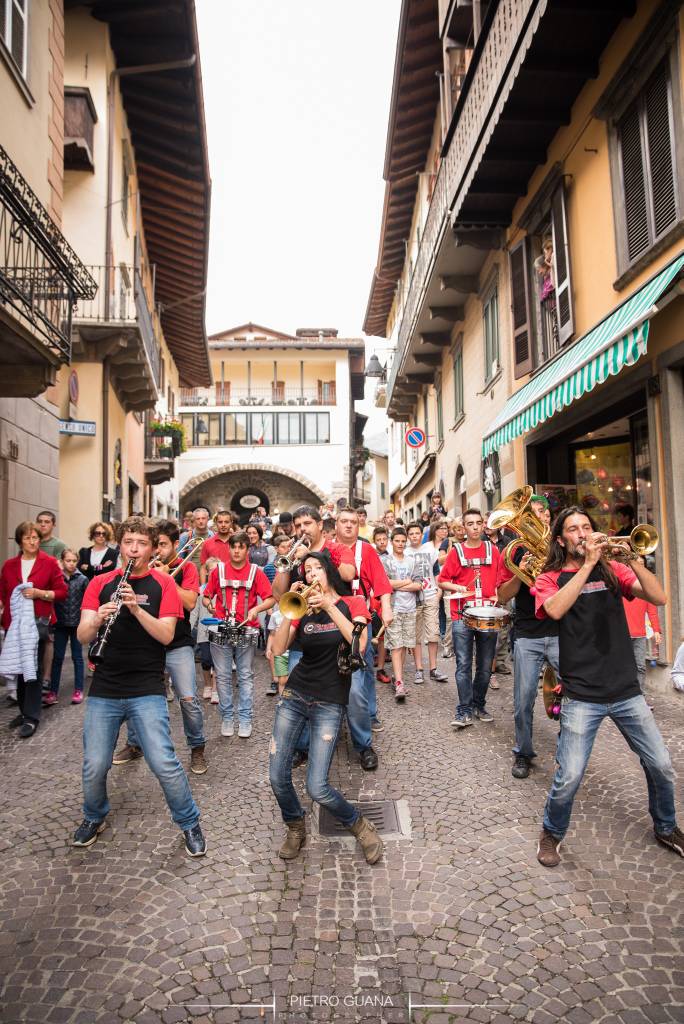 Ad Ardesio week-end con gli artisti di strada