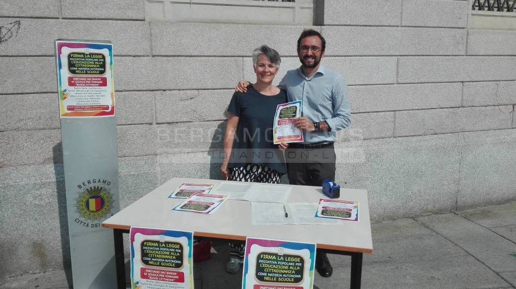 Torniamo ad insegnare educazione civica a scuola: da oggi parte la raccolta firme