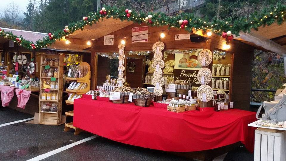 Creazioni Lavoretti Mercatino Di Natale.Mercatini Di Natale A Castione Bergamonews