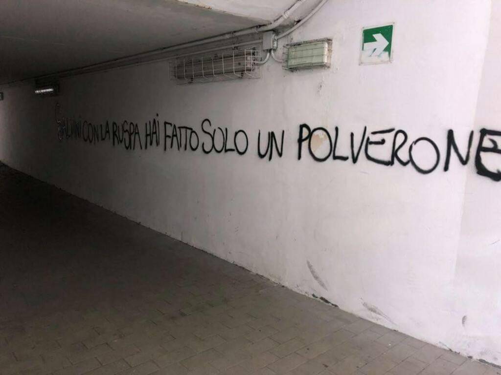 Vandali alla stazione di Morengo