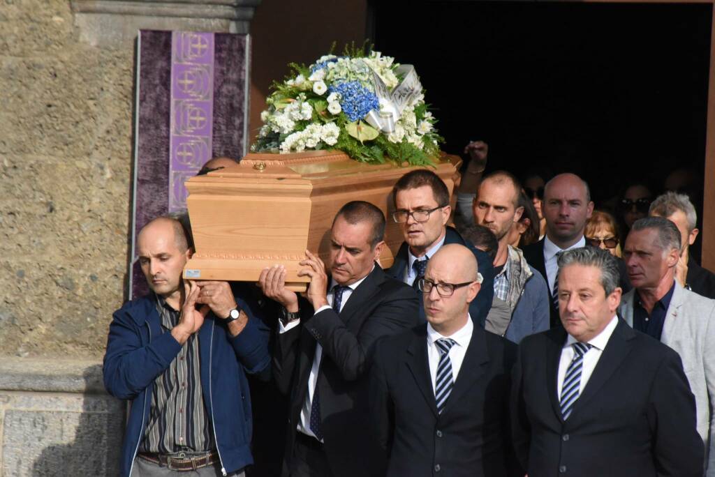 Il funerale di Stefano Mecca