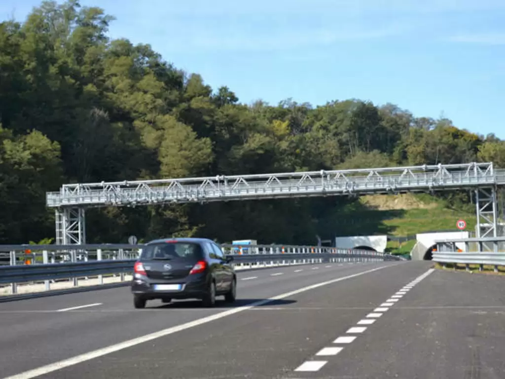 Pedemontana e Telepass che non funziona: Striscia la Notizia a Mozzate