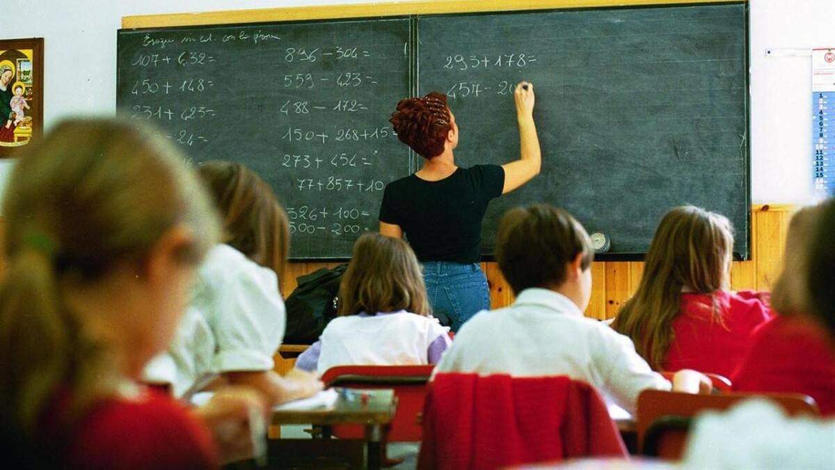 Scuola, caos supplenze: “Situazione assurda, ogni giorno un ostacolo”