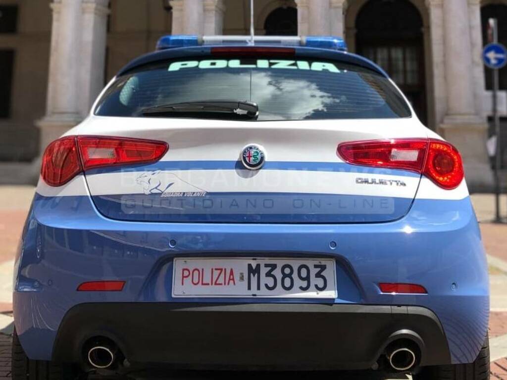 Nuove vetture Giulietta Alfa Romeo alla Questura di Bergamo