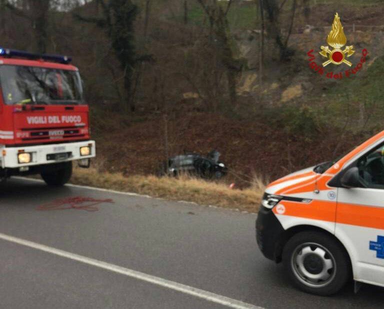 cerete, auto fuori strada vigili del fuoco