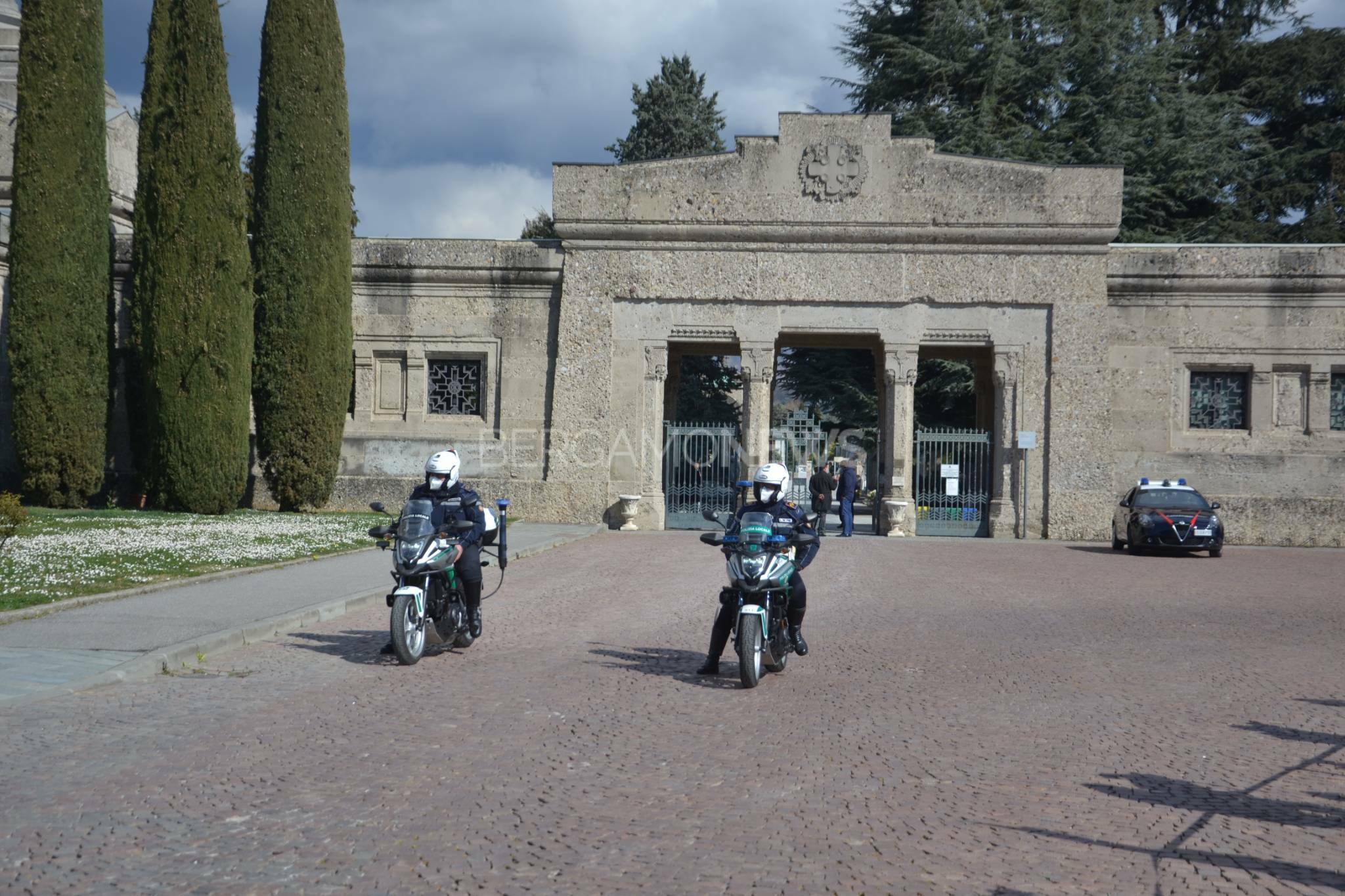 Il premier Draghi al Cimitero di Bergamo