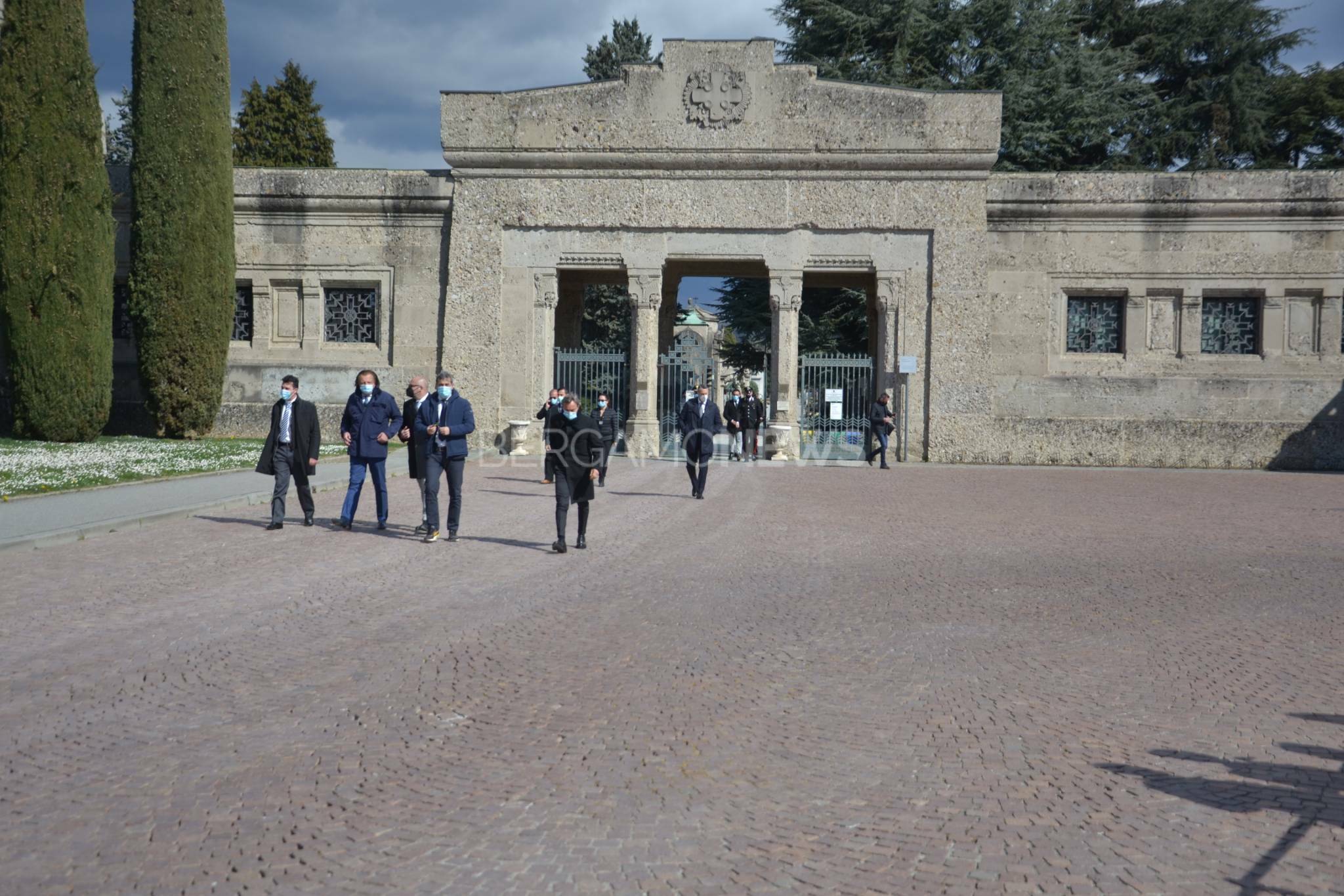 Il premier Draghi al Cimitero di Bergamo