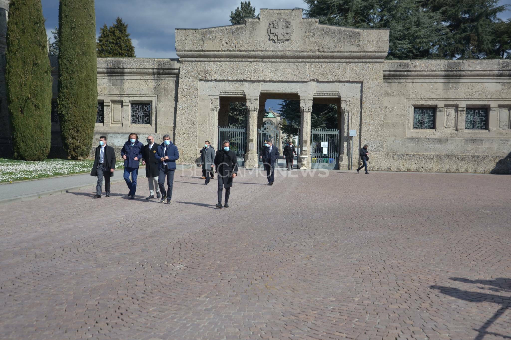 Il premier Draghi al Cimitero di Bergamo