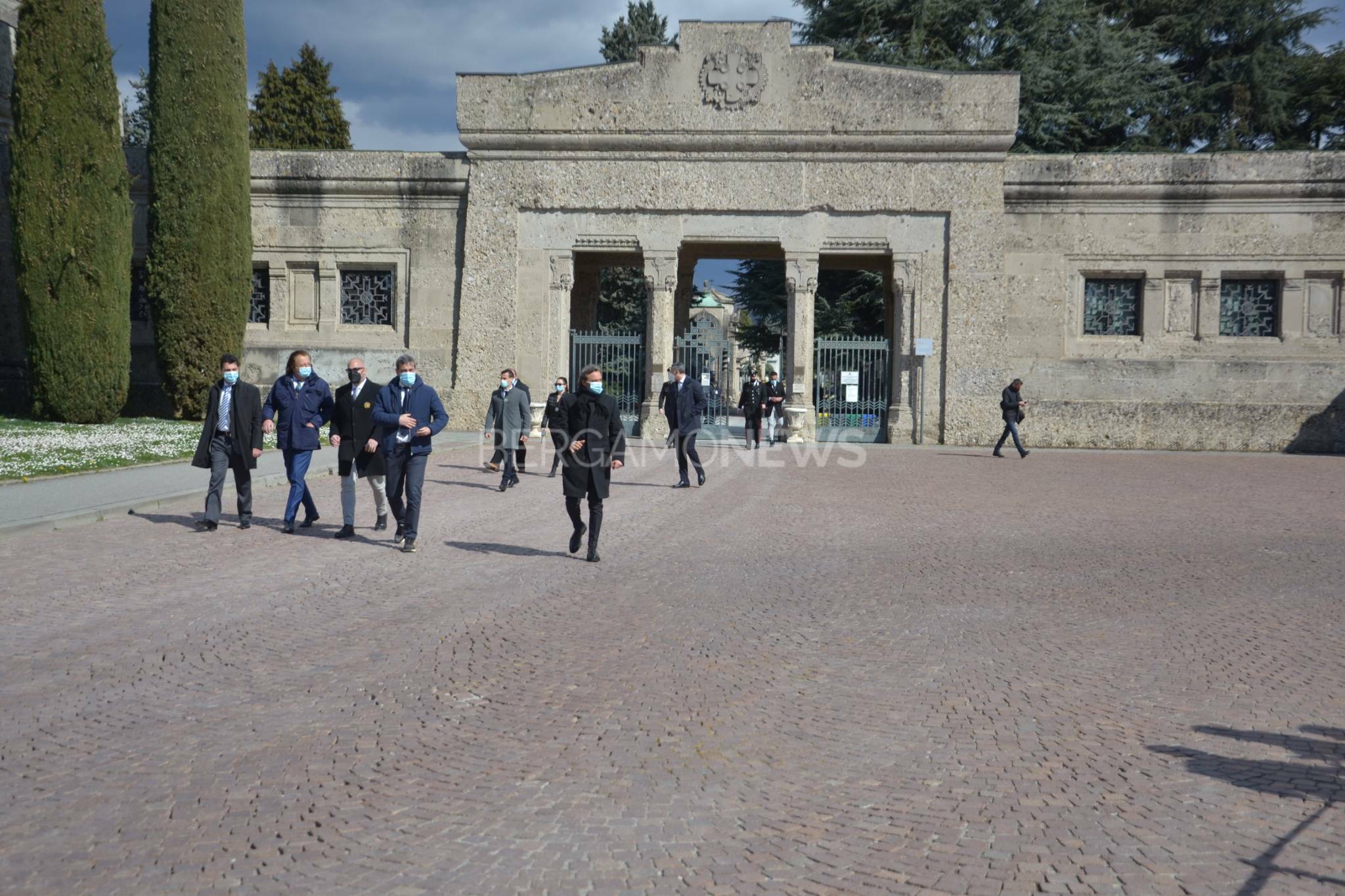 Il premier Draghi al Cimitero di Bergamo