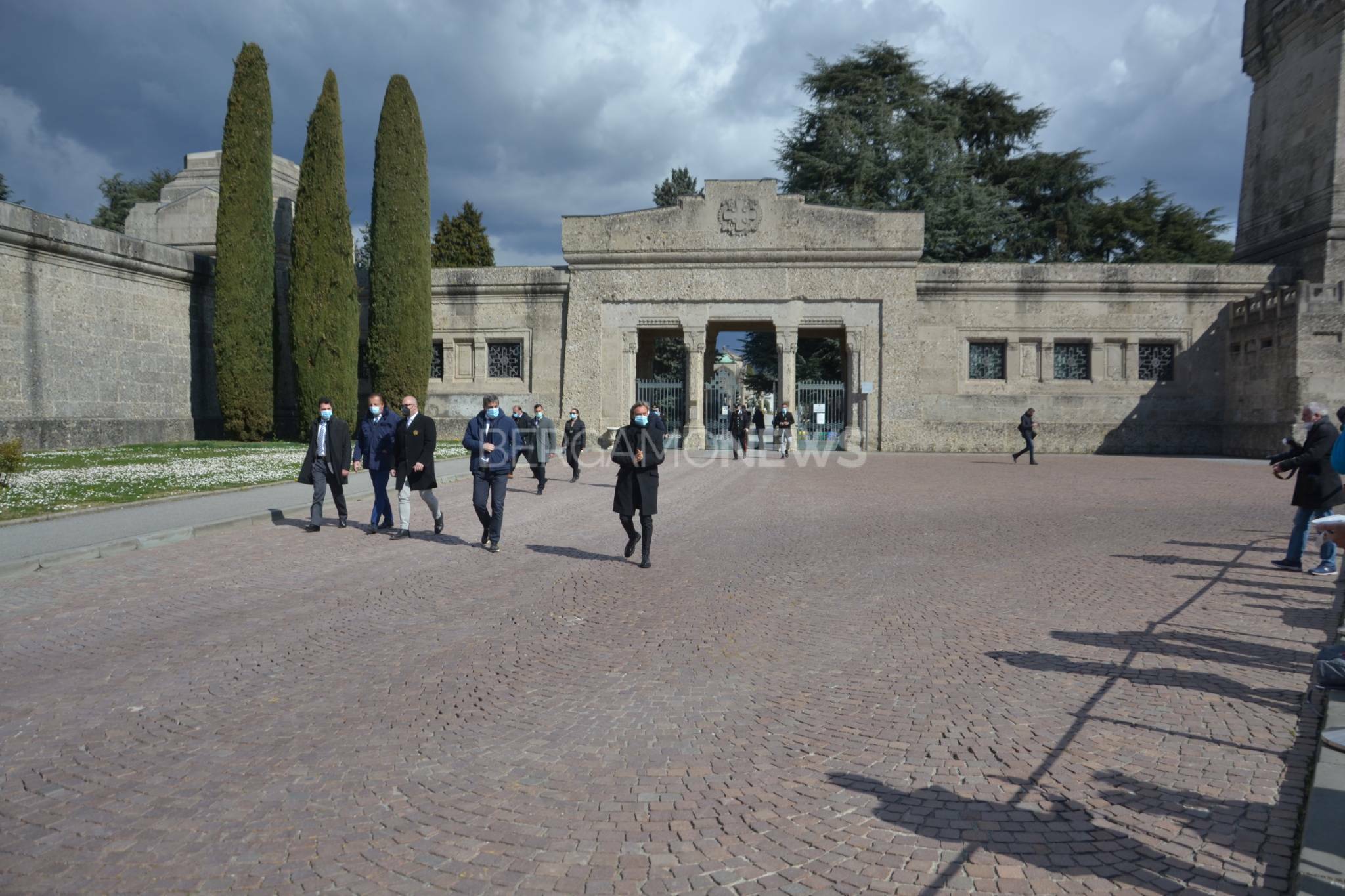 Il premier Draghi al Cimitero di Bergamo