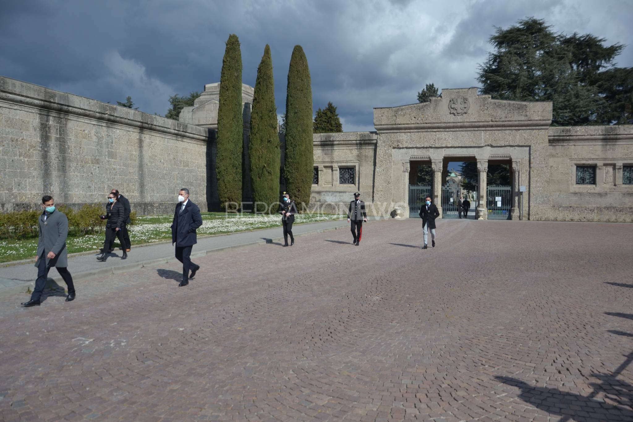 Il premier Draghi al Cimitero di Bergamo