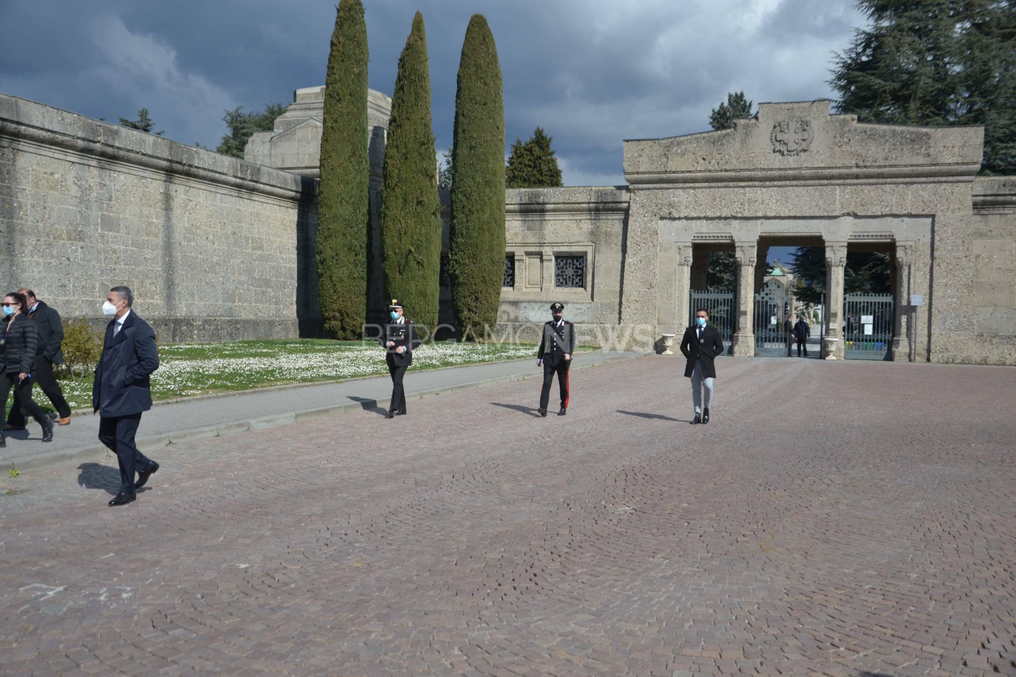 Il premier Draghi al Cimitero di Bergamo