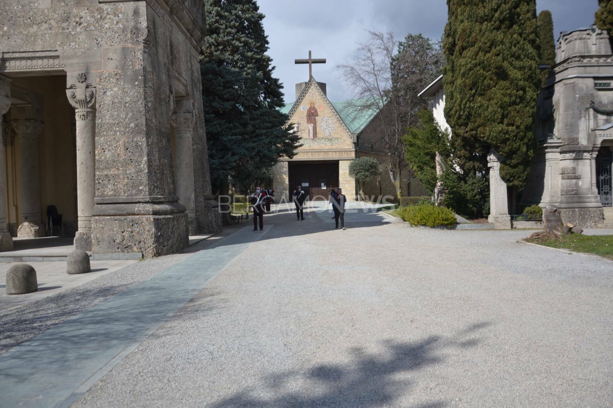 Il premier Draghi al Cimitero di Bergamo