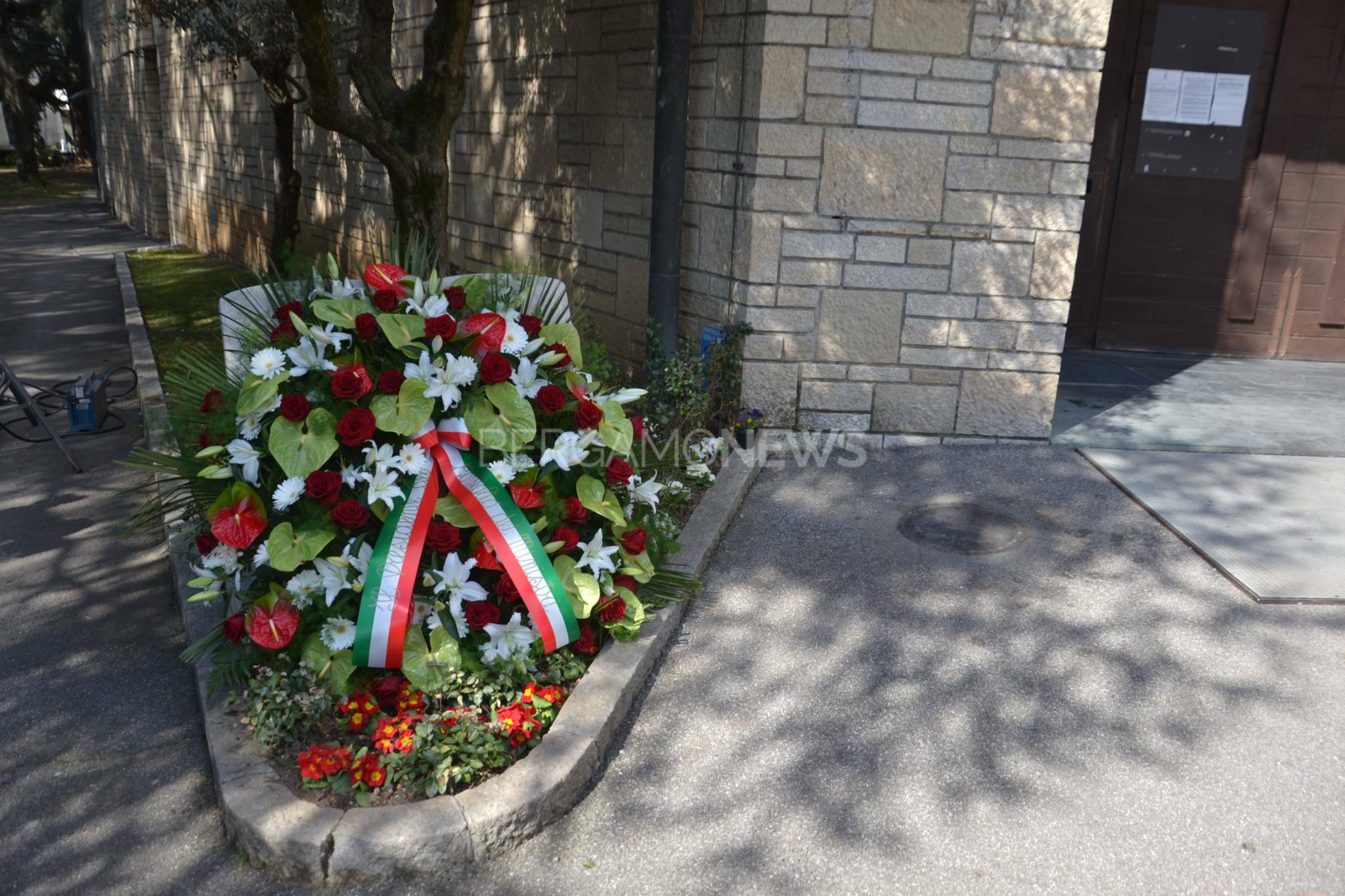 Il premier Draghi al Cimitero di Bergamo