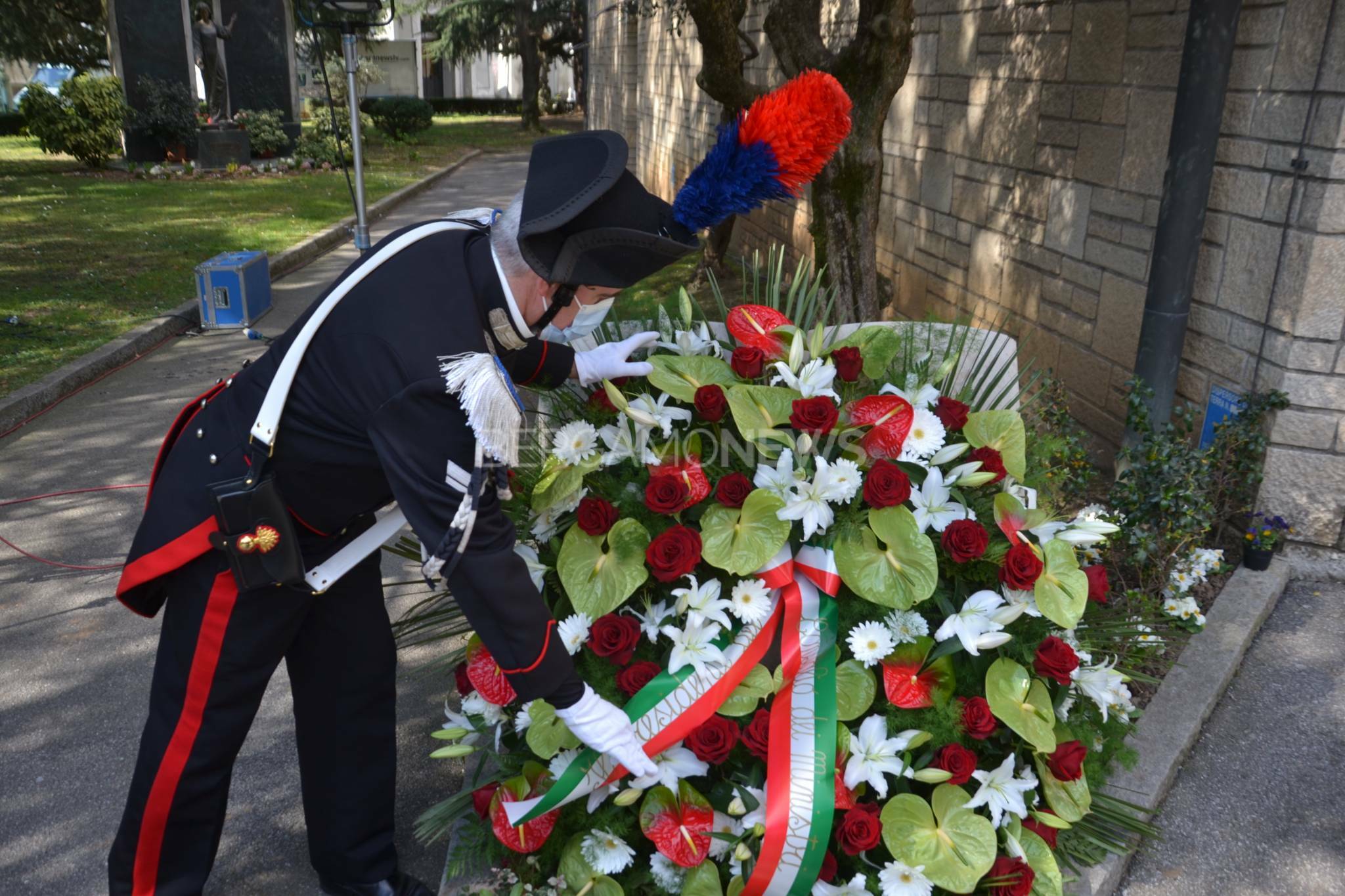 Il premier Draghi al Cimitero di Bergamo