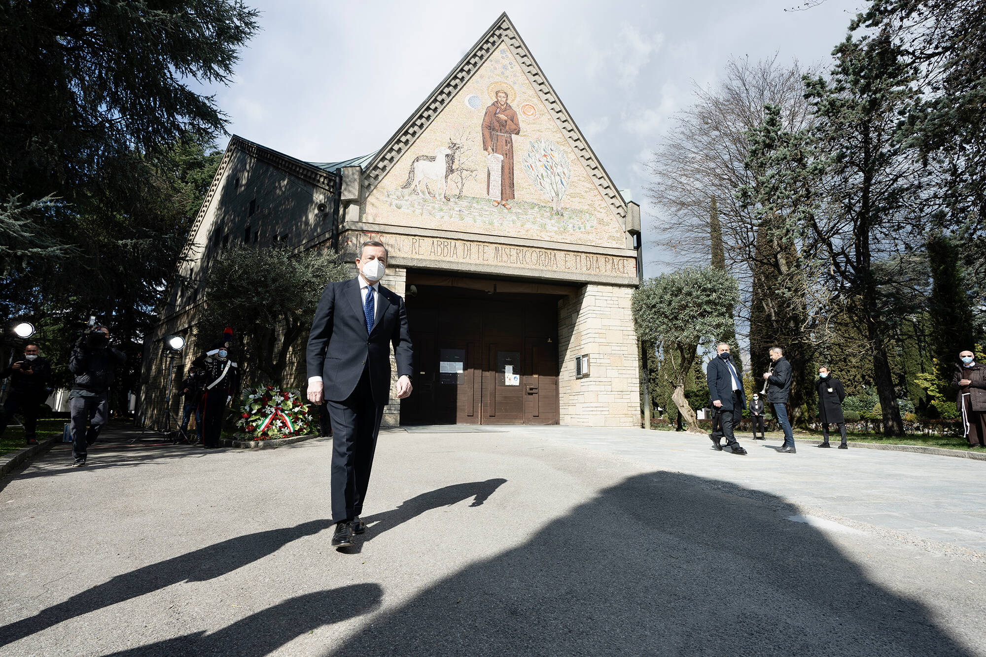 Il premier Draghi al Cimitero di Bergamo