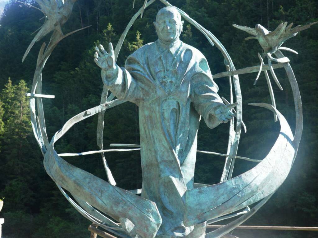 San Papa Giovanni XXIII torna in Val di Scalve con il monumento di Tomaso  Pizio - BergamoNews