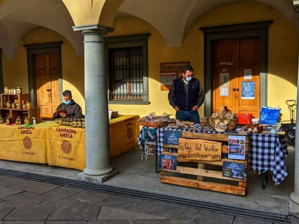 mercato agricolo a Leffe