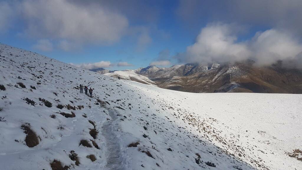 Il Rifugio Alberto Grassi, un fresco ristoro all'ombra del Pizzo Tre Signori 