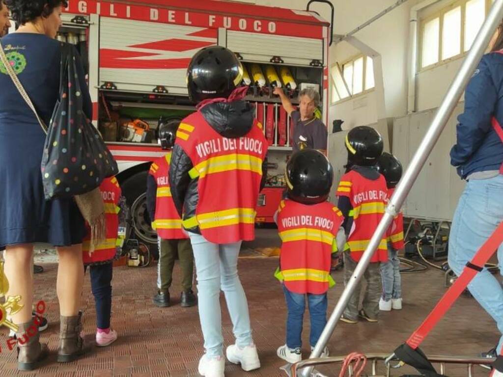 Perché la caserma dei vigili del fuoco domenica rimarrà aperta tutto il  giorno