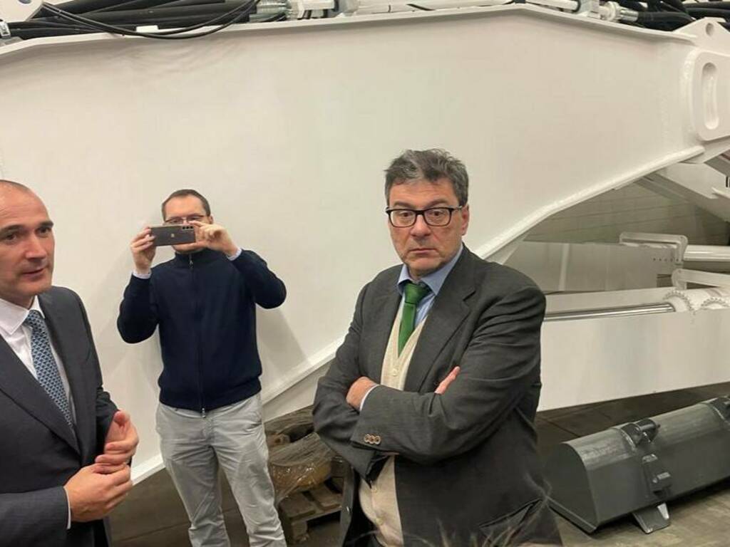 Giorgetti in visita alle aziende bergamasche