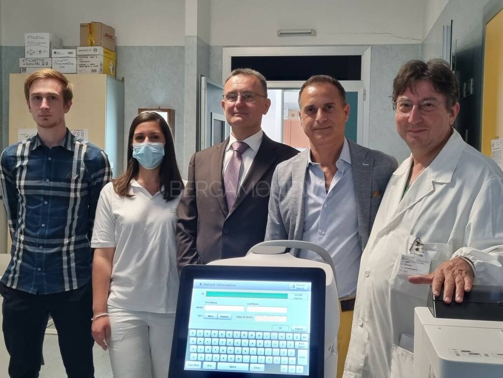 All'ospedale di Treviglio esami oculistici in 90 secondi con il macchinario made in Giappone