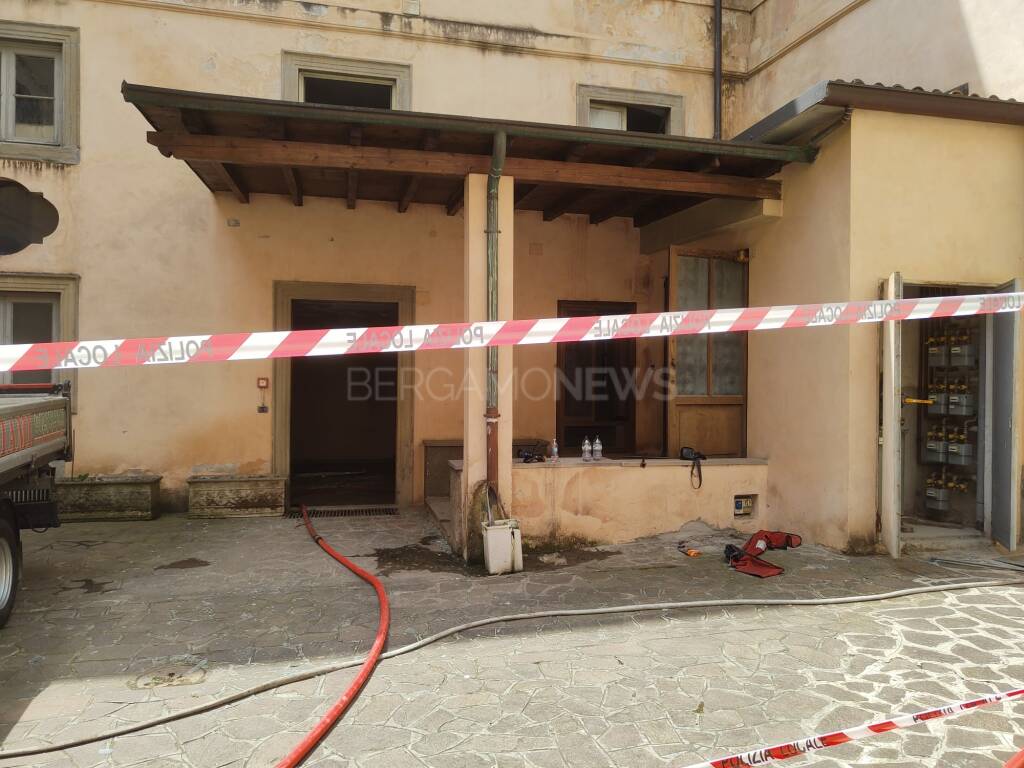Esplosione in un appartamento di via San Tomaso: tre feriti