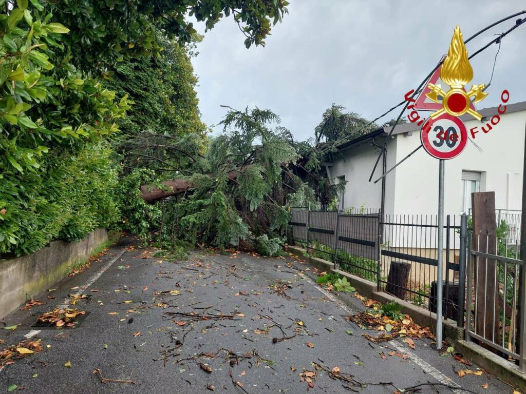 Temporale in Lombardia, l'intervento dei vigili del fuoco