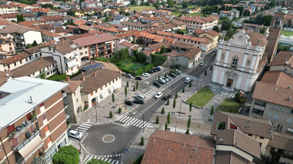 Terminati i lavori, a Dalmine s’inaugura piazza Vittorio Emanuele III