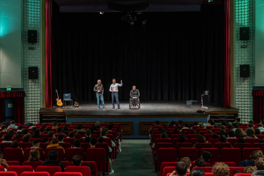 In Lucchini RS la riduzione degli infortuni passa anche dal teatro