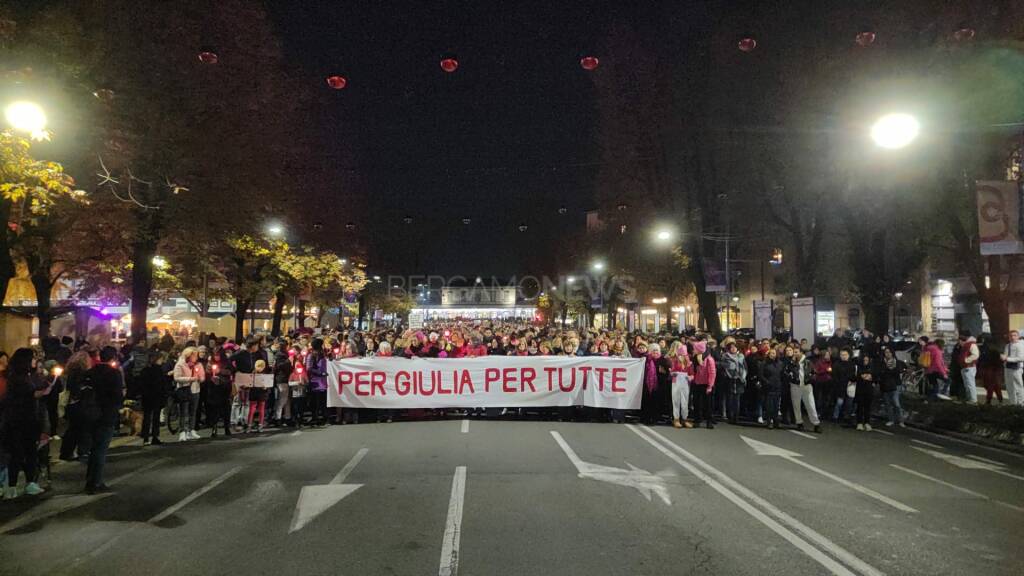 La fiaccolata per Giulia e le donne vittime di violenza