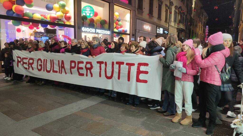 La fiaccolata per Giulia e le donne vittime di violenza