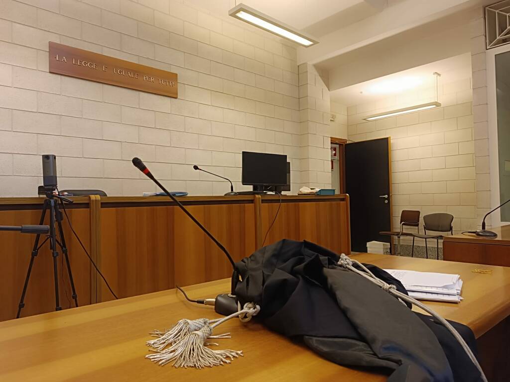 tribunale, pubblico ministero, sentenza, giustizia, aula, avvocato