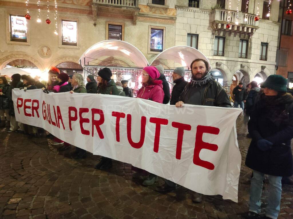 Otto dicembre, Bergamo in piazza contro la violenza di genere