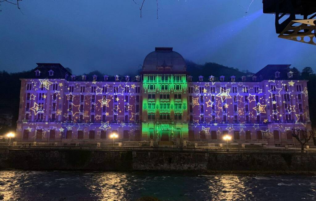 San Pellegrino si illumina e colora per Natale