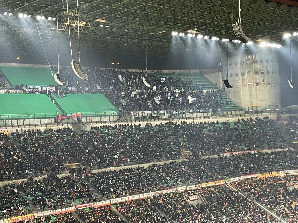 Settore ospiti San Siro tifosi Atalanta