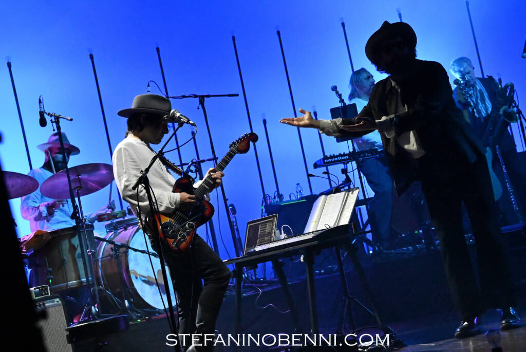 Vinicio Capossela in concerto al Teatro Donizetti