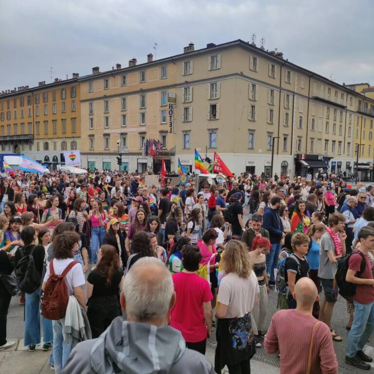 Il Bergamo Pride 2024 colora il centro cittadino: in 5mila in piazza per i diritti Lgbtqia+
