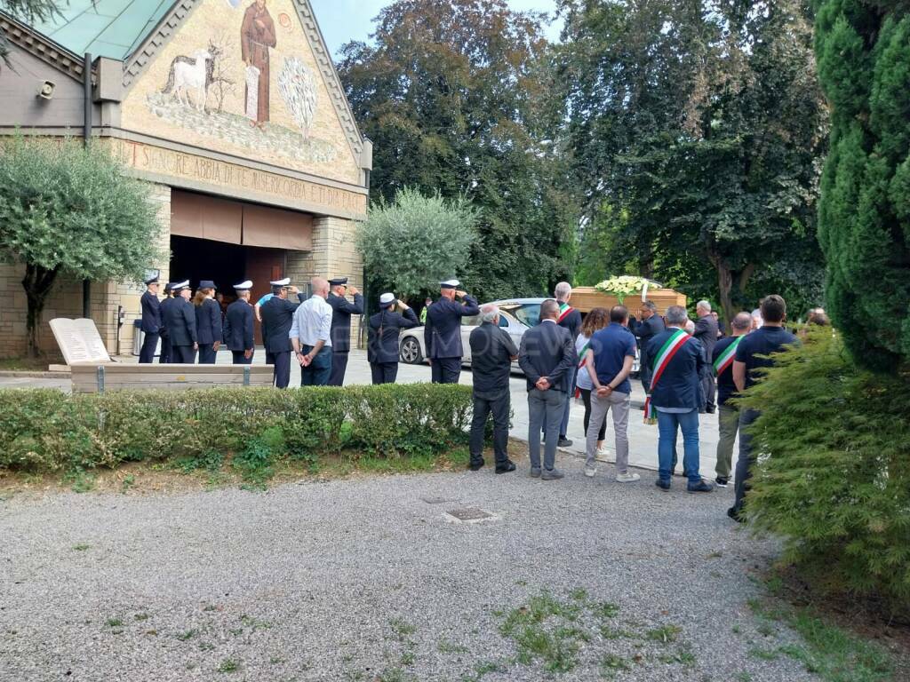 I funerali dell'agente Paolo Agustoni 