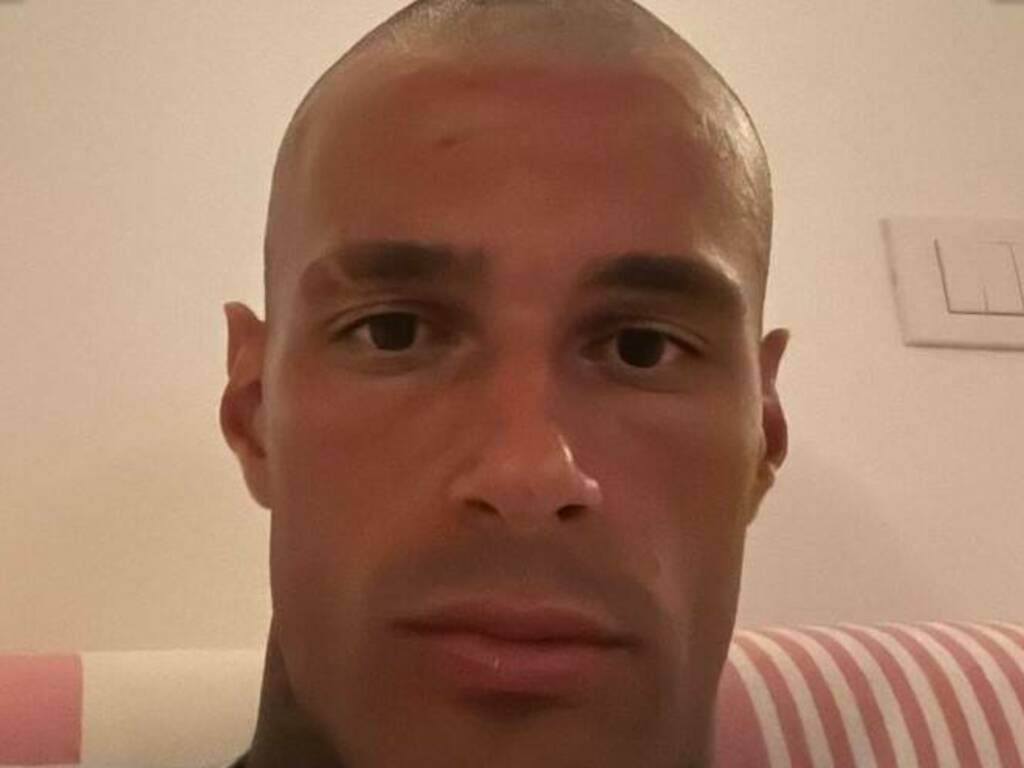 Nuovo look per Scamacca: taglio a zero come Ronaldo